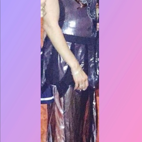 A women’s knight costume - Picture 3 of 8